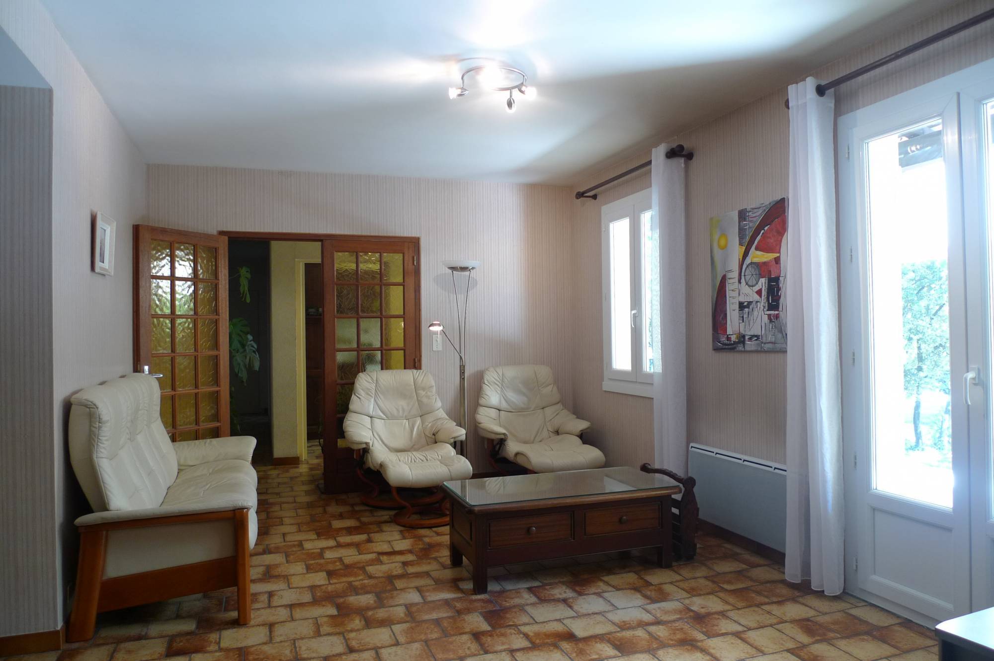 La Garde-Adhémar- Charmante villa avec piscine dans quartier calme