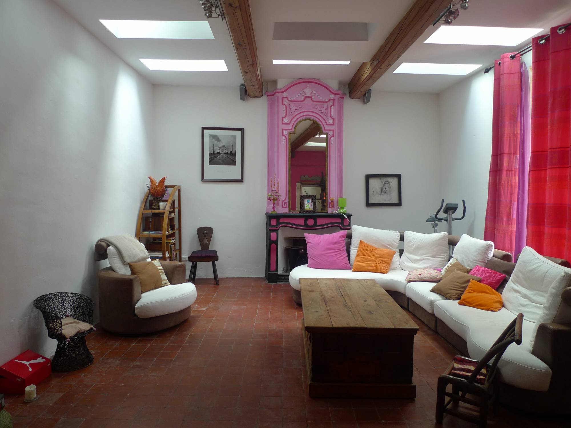 Belle maison de caractère  avec piscine et terrasse sur les toits