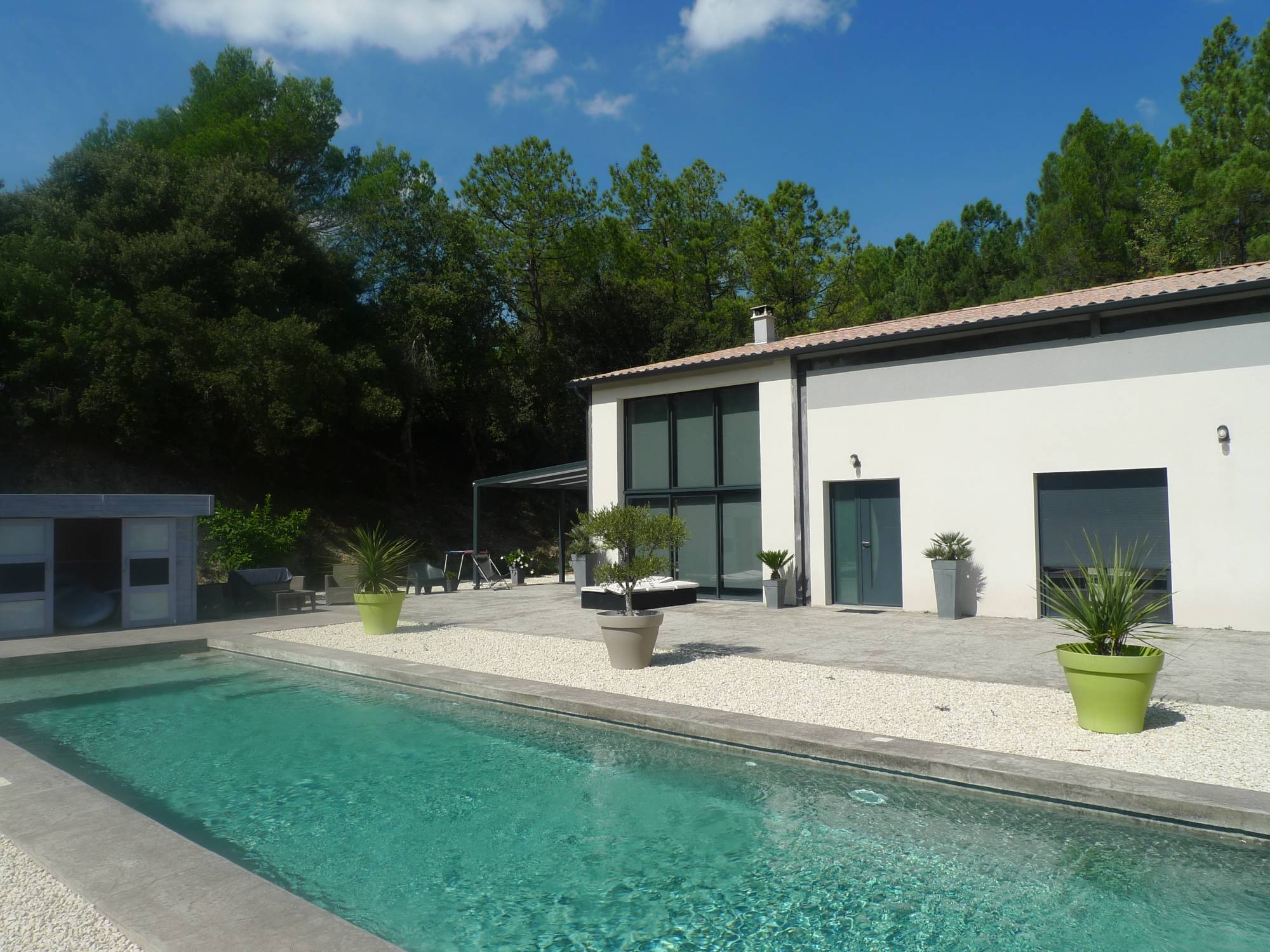 UN ENVIRONNEMENT CALME NON ISOLE