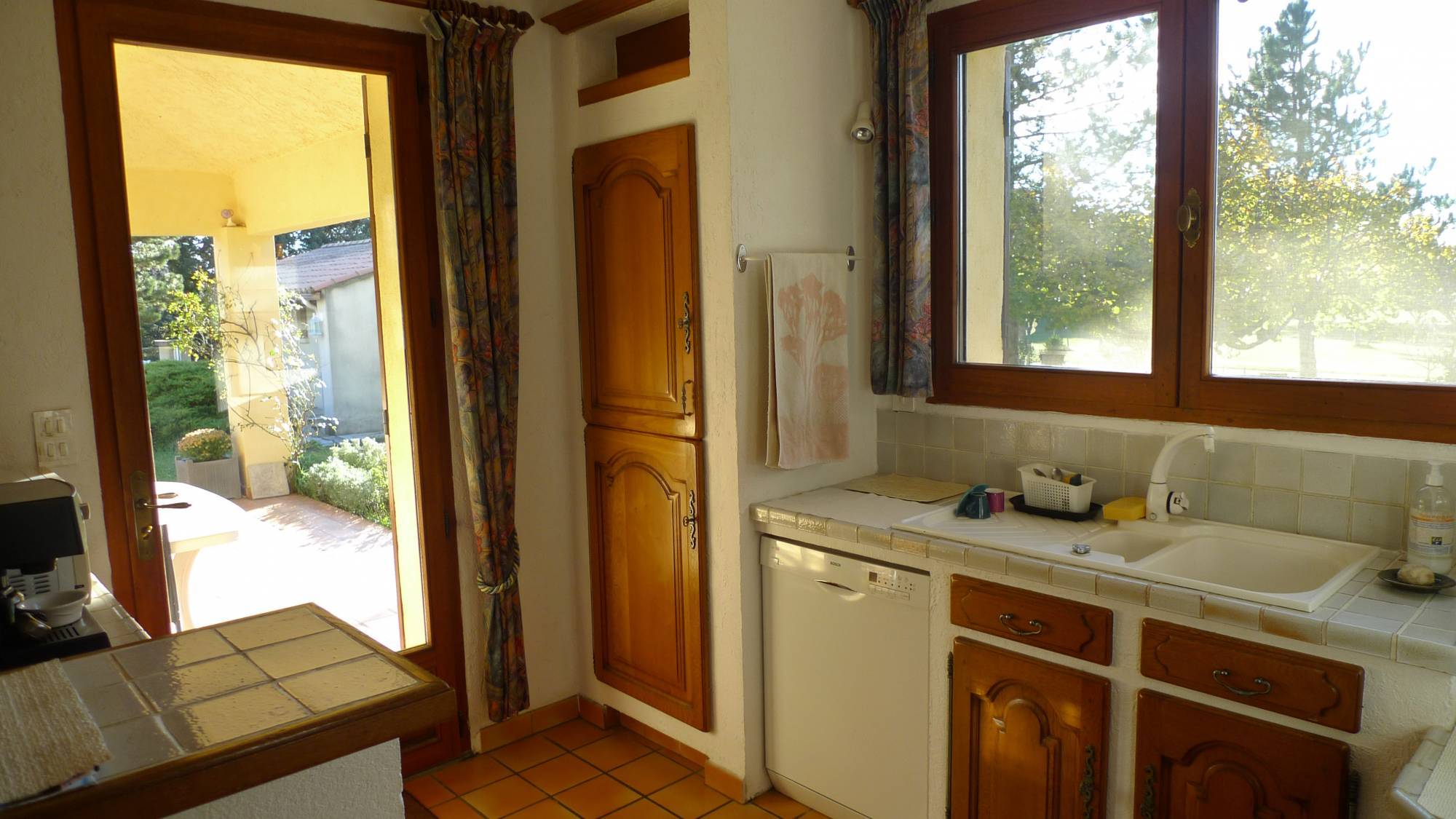 Enclave des Papes, Villa avec 1ha de terrain et piscine