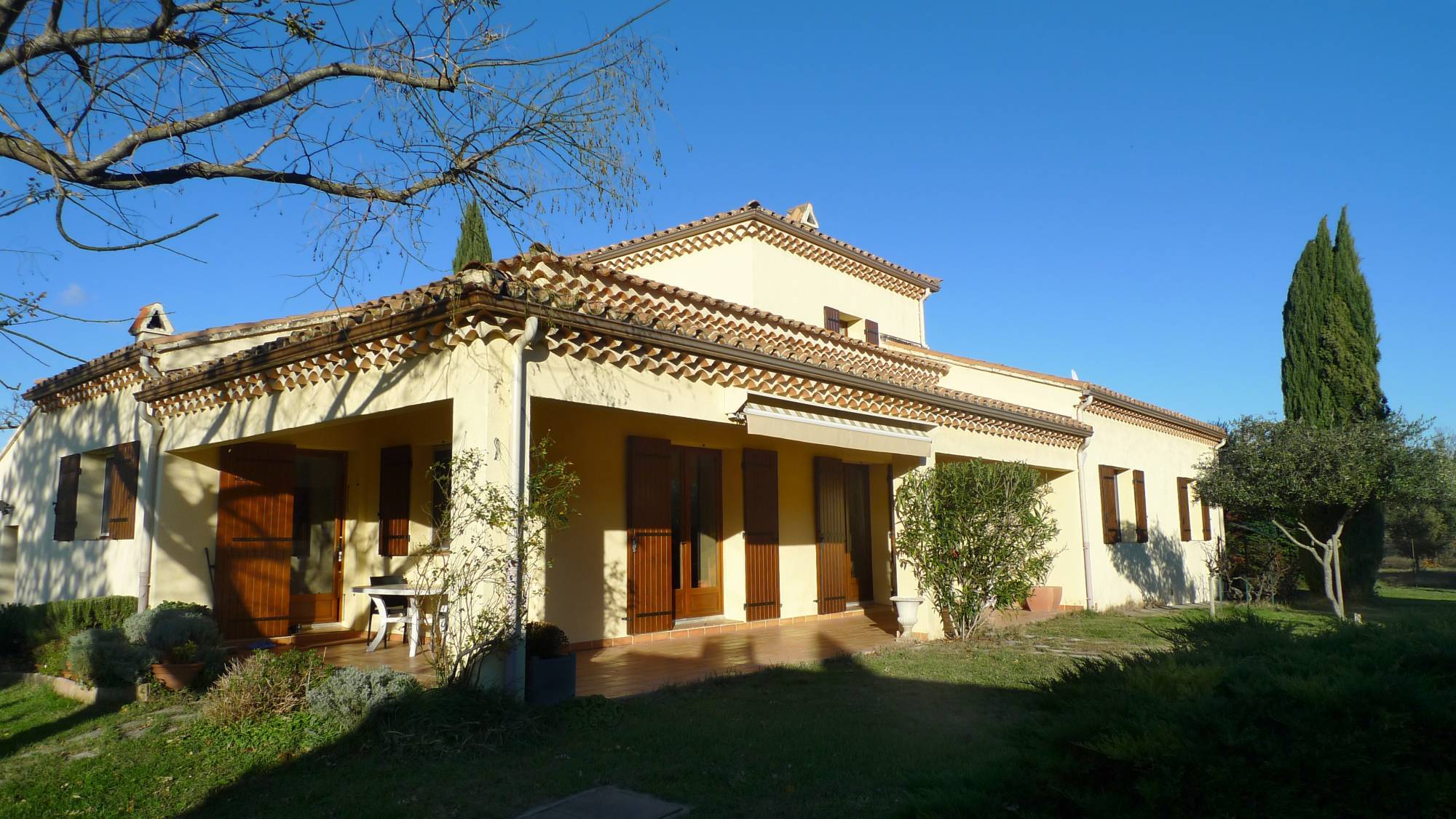 Enclave des Papes, Villa avec 1ha de terrain et piscine