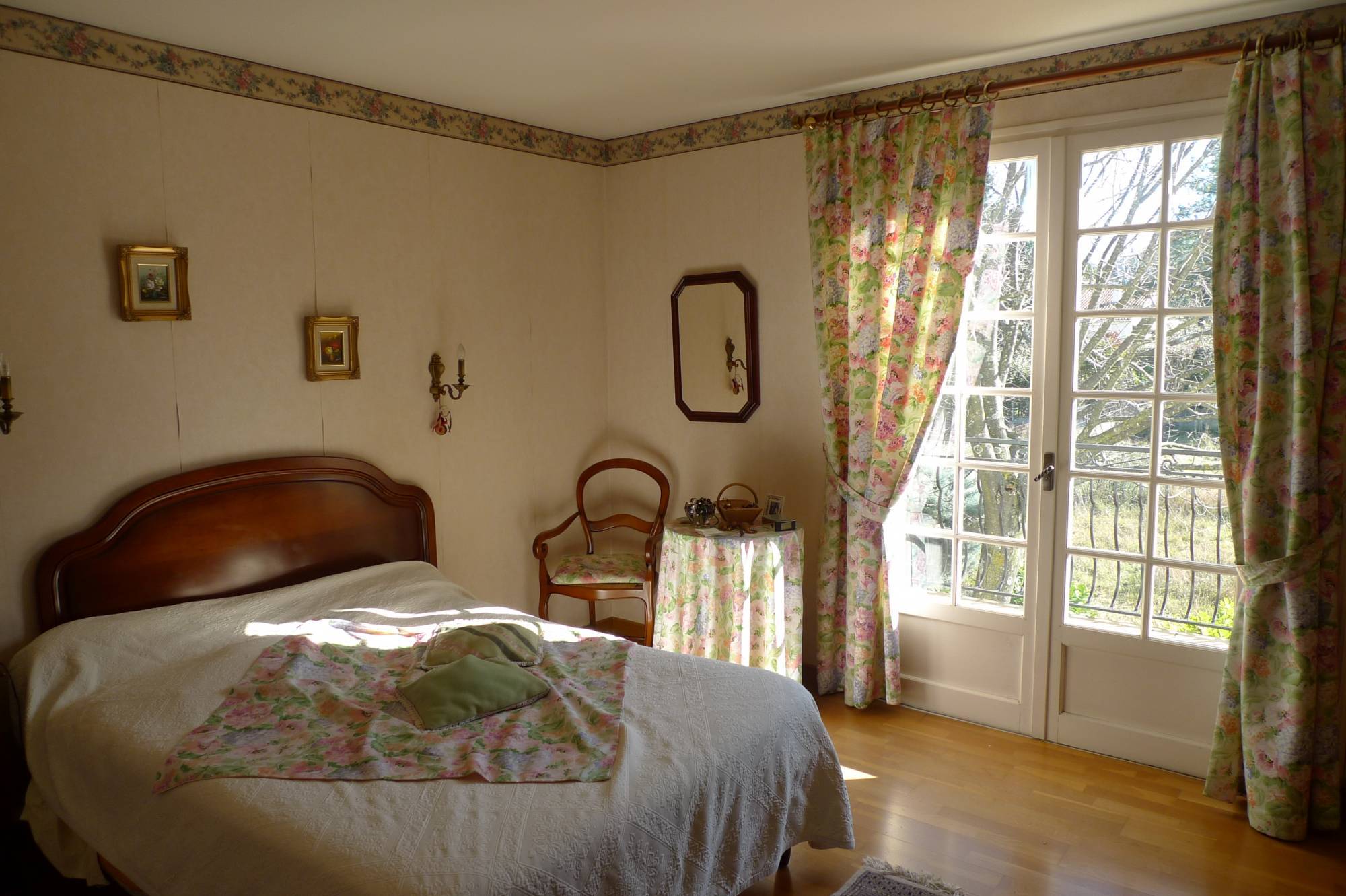 Villa à vendre  à proximité de St Paul 3 Châteaux, poss. de 2 logements