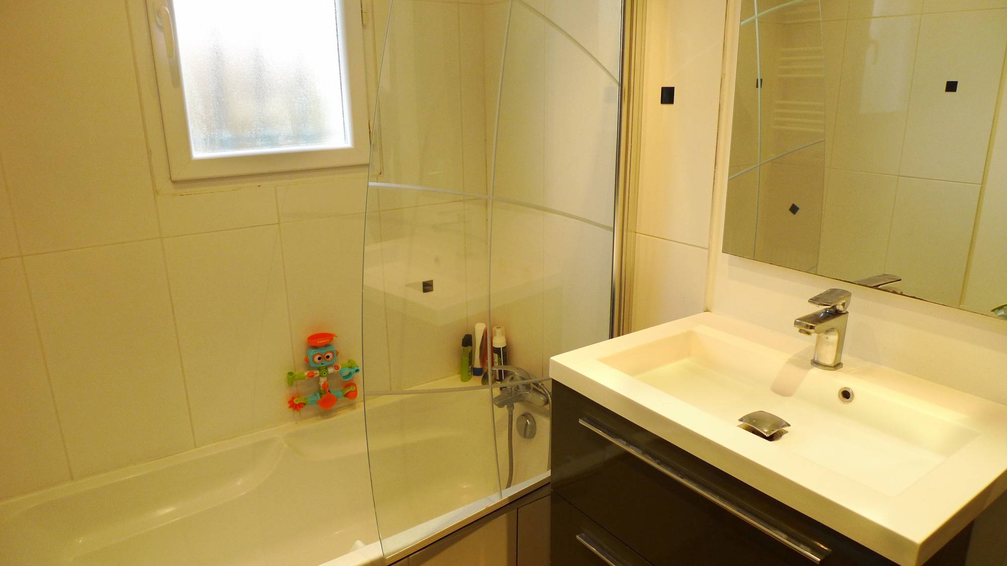 Proche du centre de St Paul 3 Châteaux, VENDUE PAR NOS SOINS