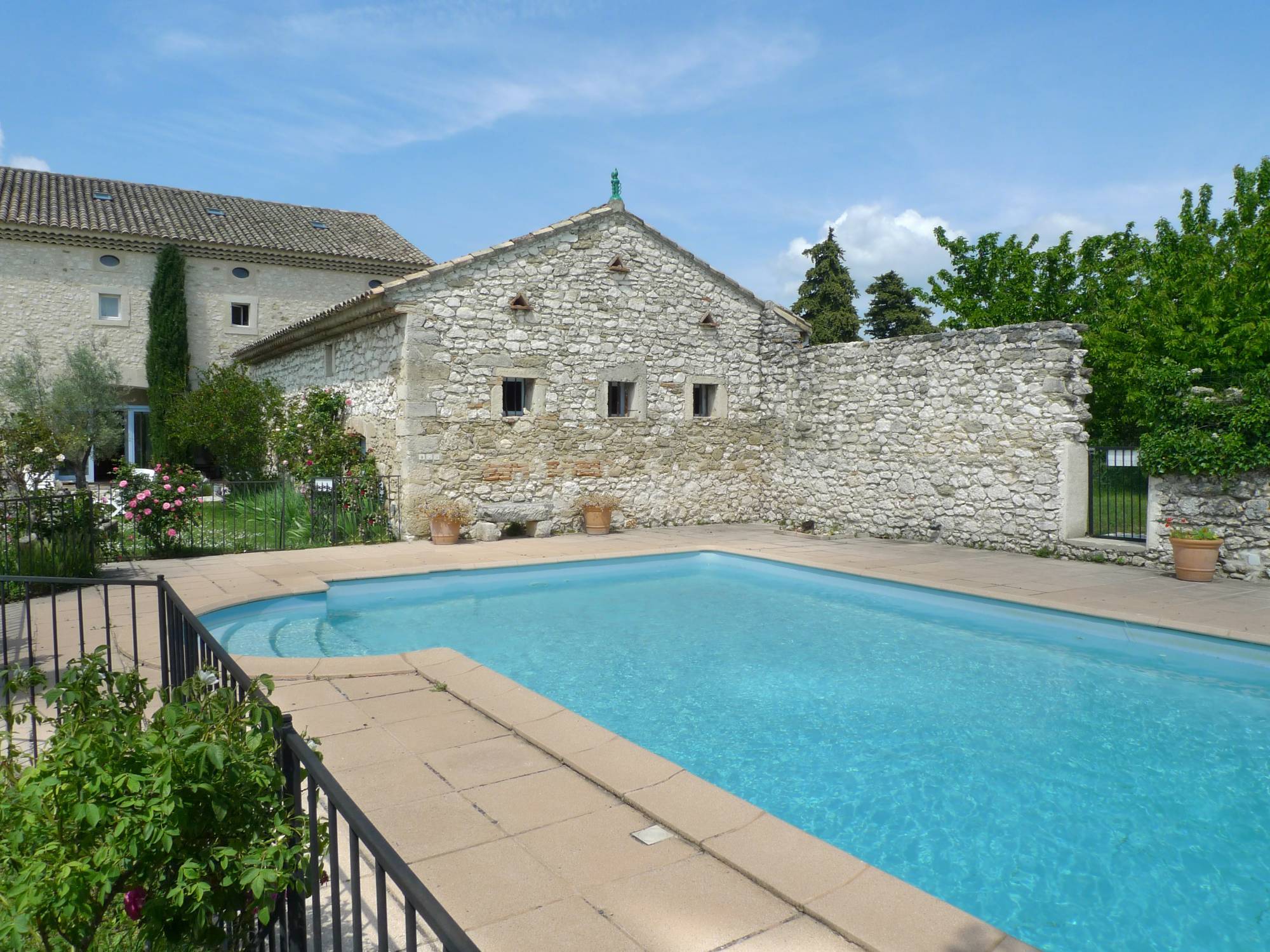 Dans copropriété de charme, VENDU par Christine Miranda Immobilier,  secteur Grignan