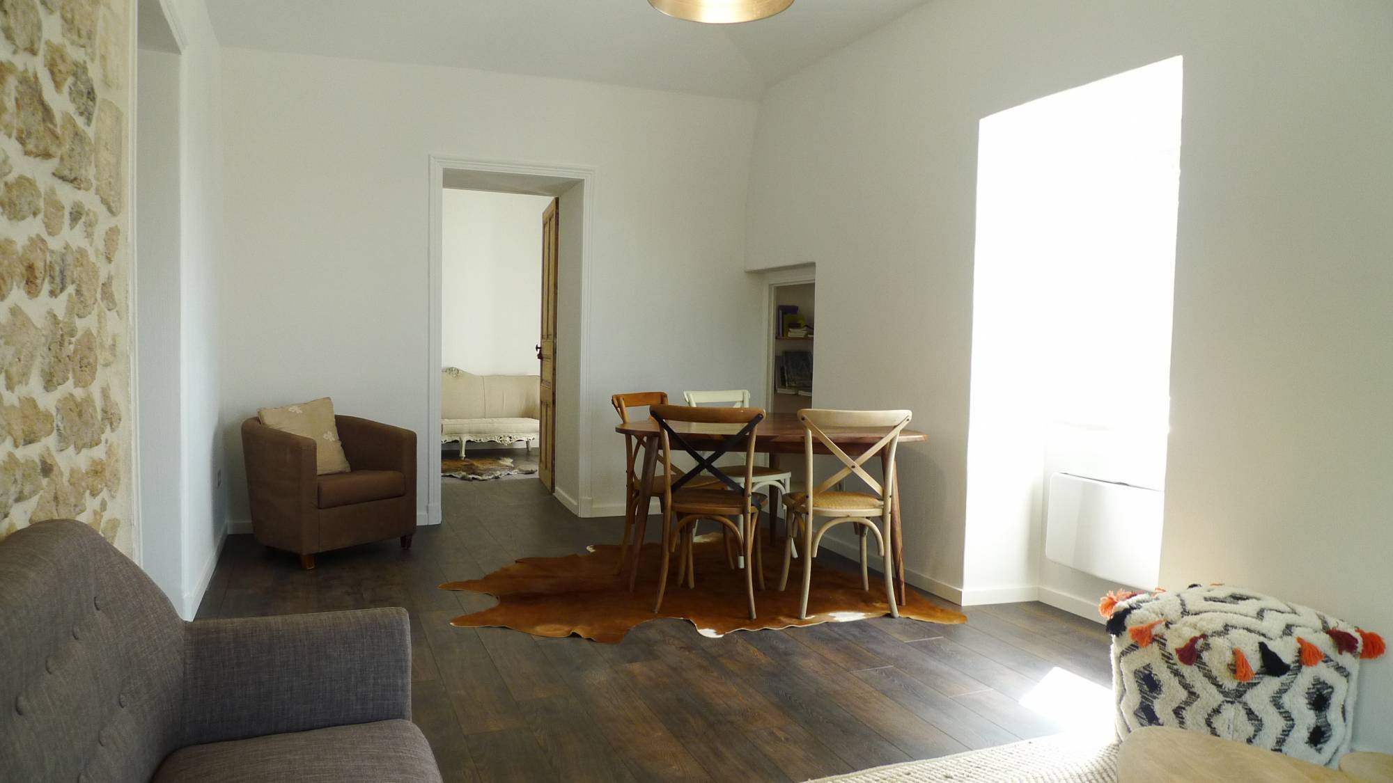 Maiosn de village restauration contemporaine vendue par l'agence Christine Miranda 