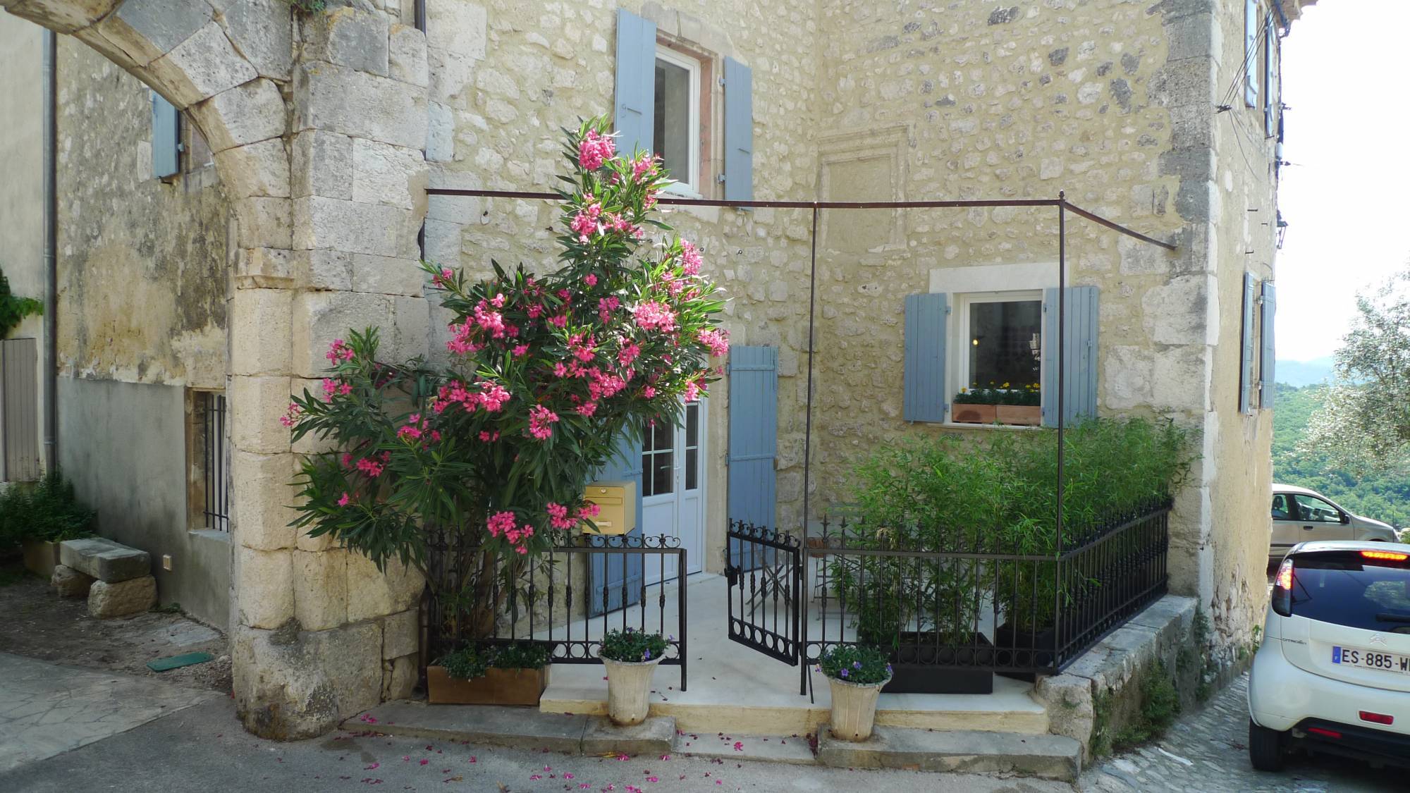 Maison de village en plein cœur de La Garde Adhemar,  Vendue par nos soins