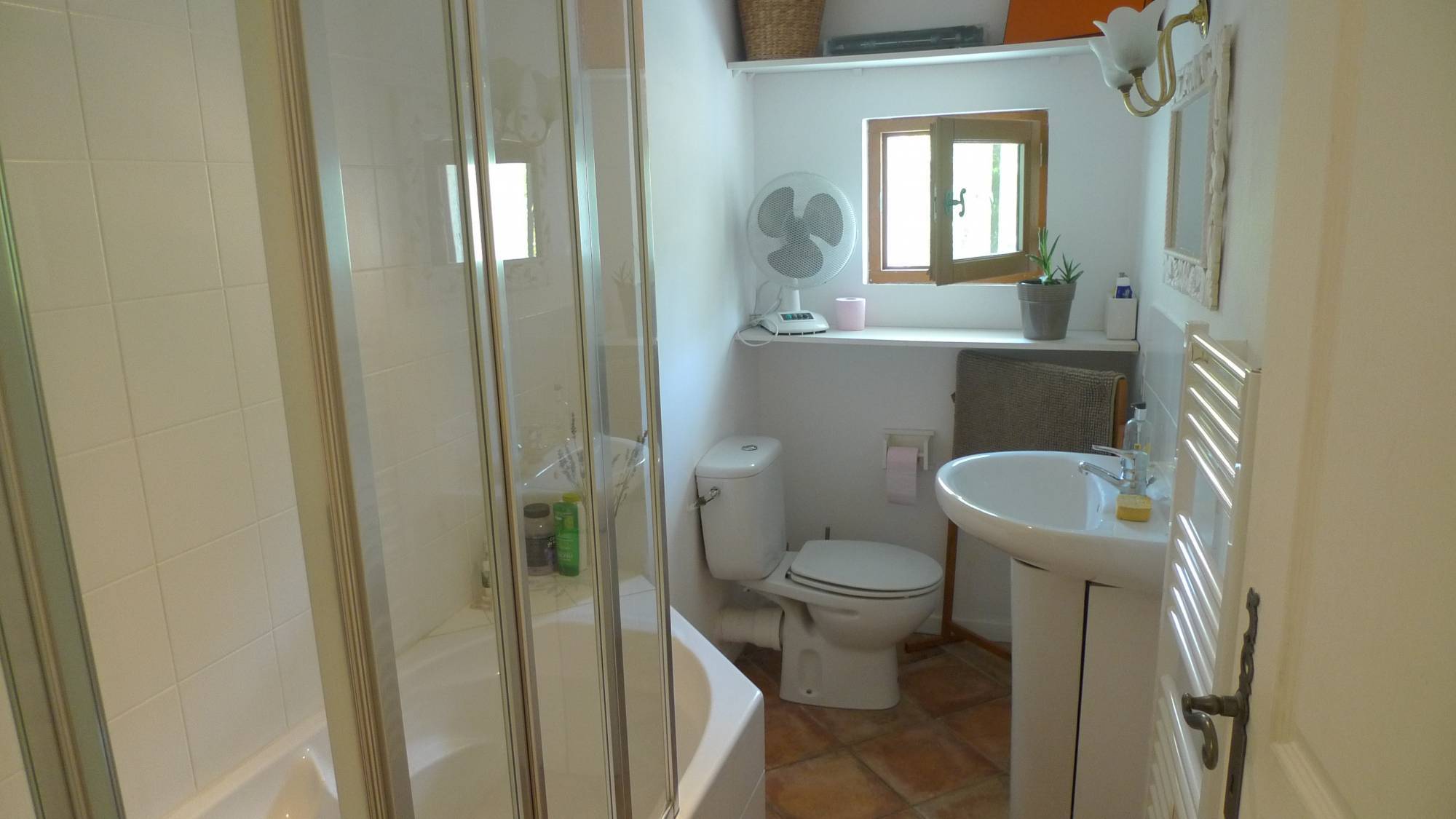 A vendre, dans un hameau très calme proche de Rochegude