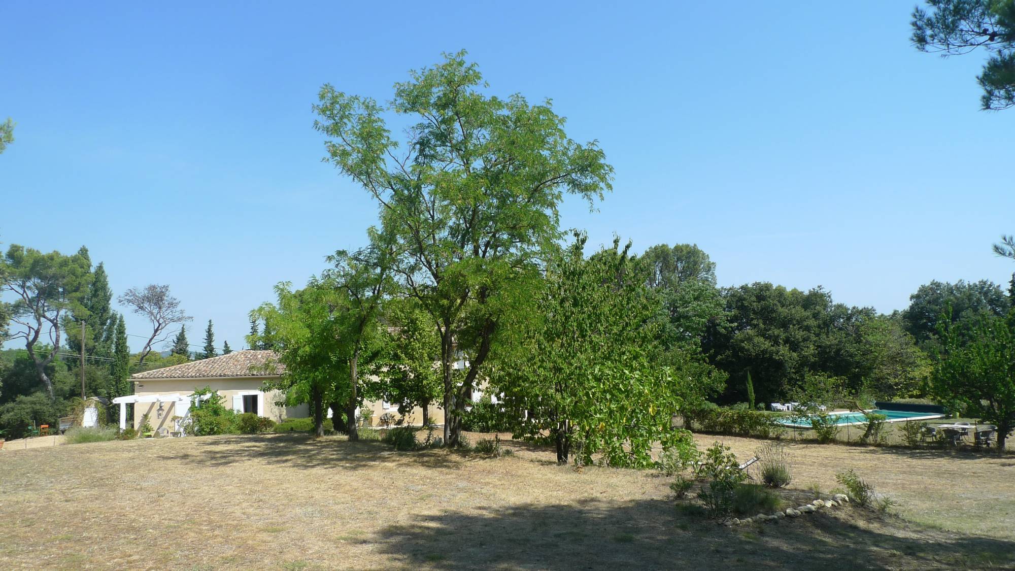 A vendre, dans un hameau très calme proche de Rochegude