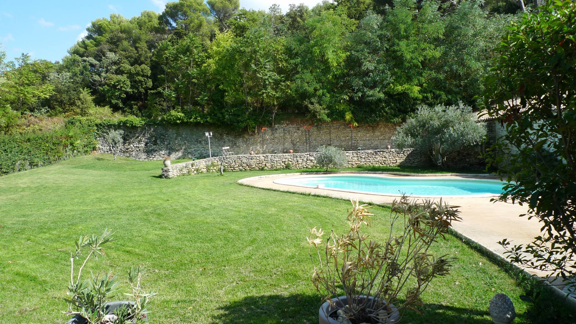 Enclave des Papes, superbe habitation dans résidence pleine de charme -Idéale résidence de vacances