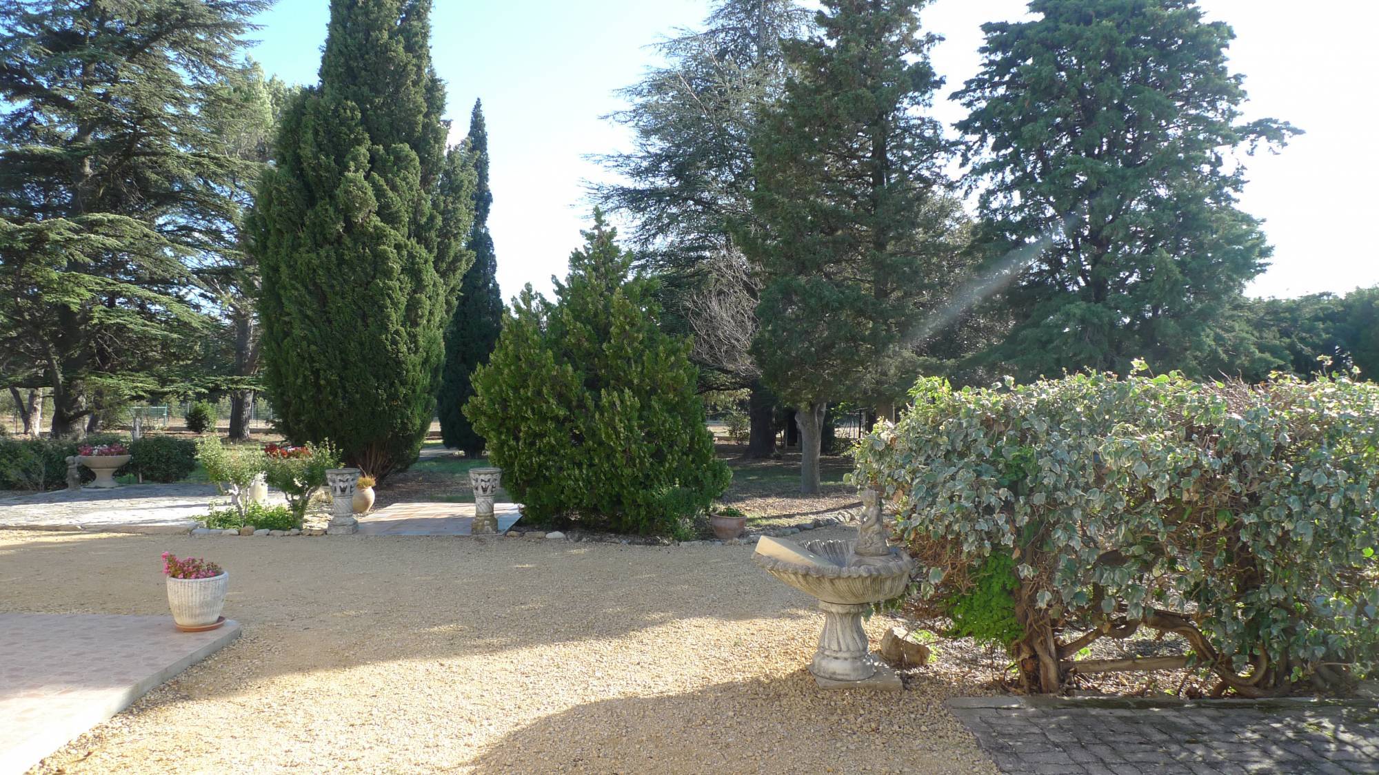 A vendre secteur Ste Cécile les Vignes villa des années 60 entièrement rénovée