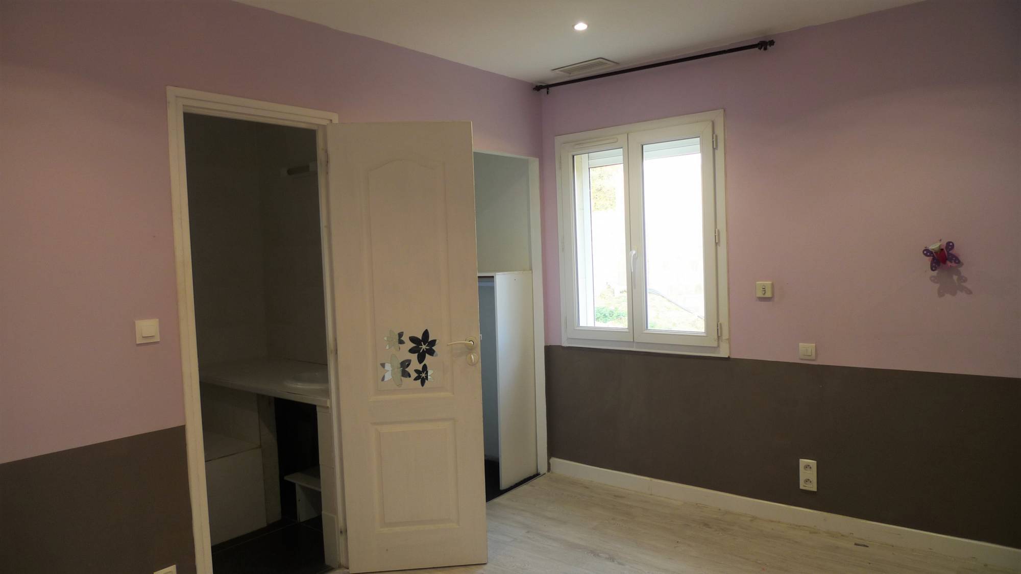 Sous compromis , Secteur Suze la Rousse, villa de plain pied dans bel environnement 