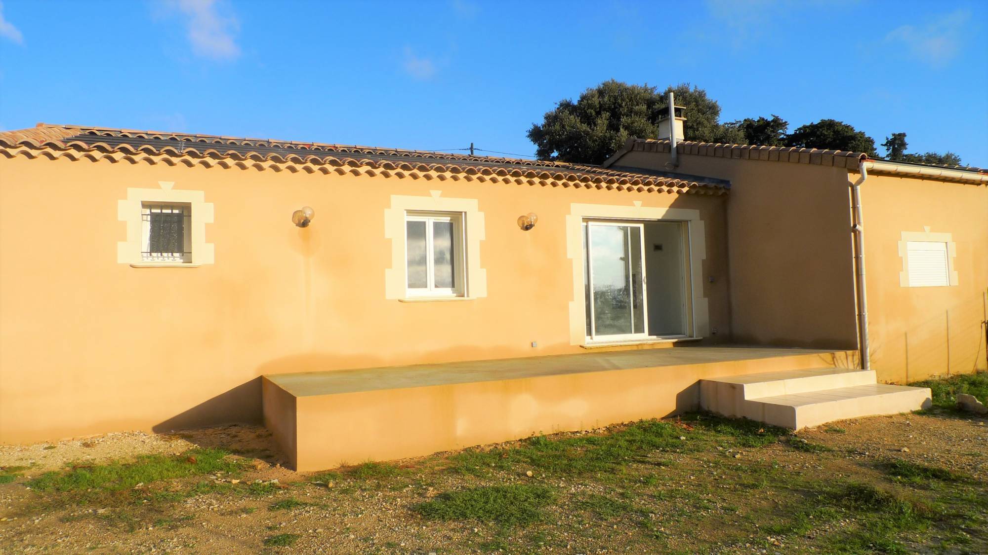 Sous compromis , Secteur Suze la Rousse, villa de plain pied dans bel environnement 