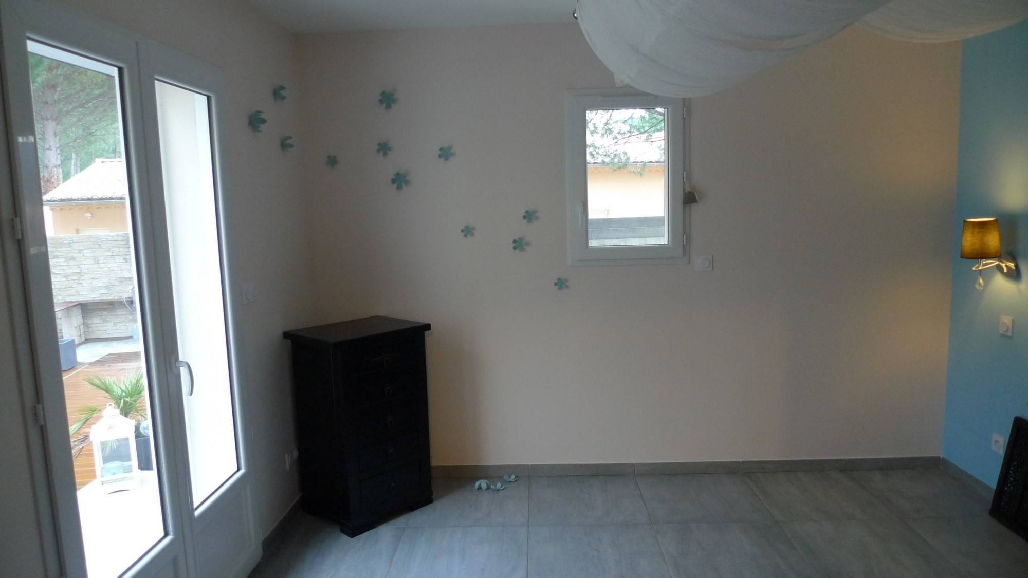 St Restitut, belle villa de 2014, terrain de 1556m², 4 ch. garage, VENDUE