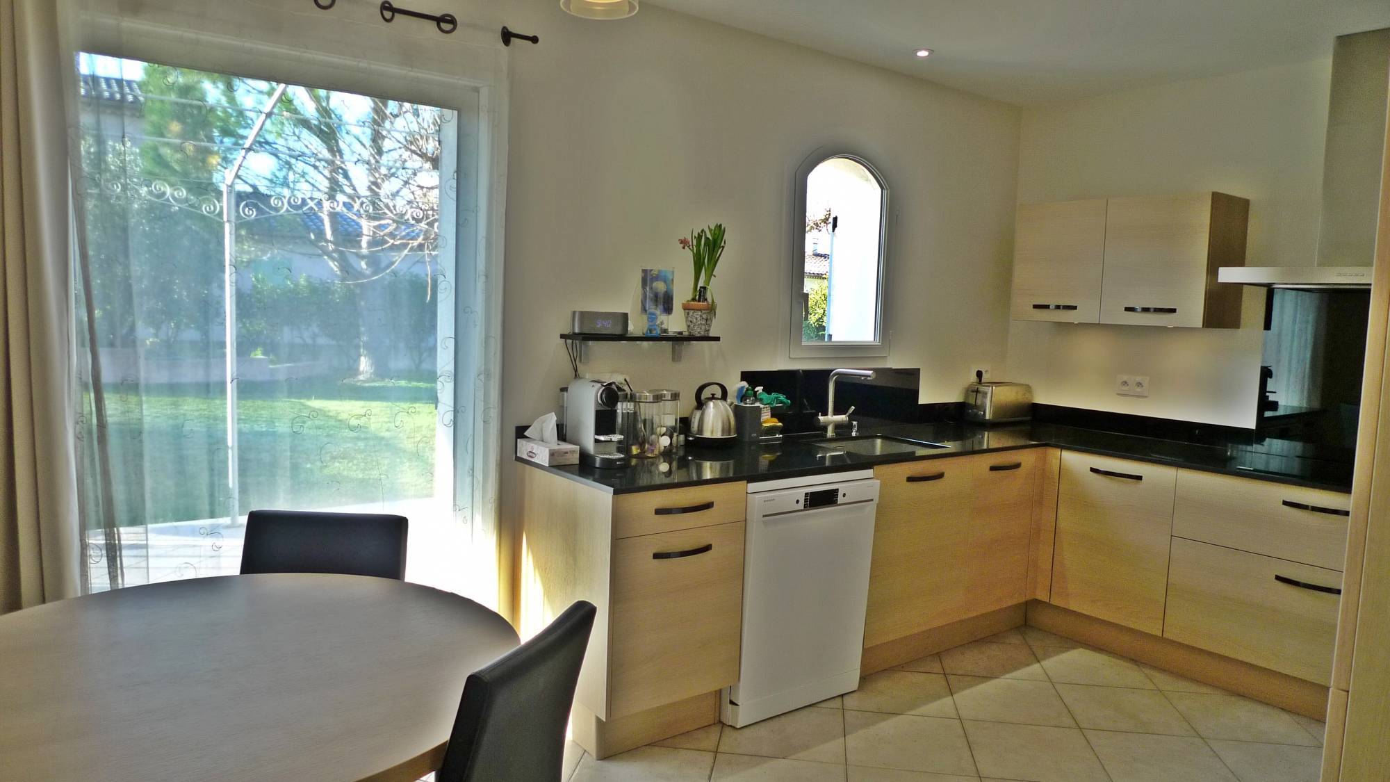 Une fermée entièrement équipée -refaite il y a 2 ans