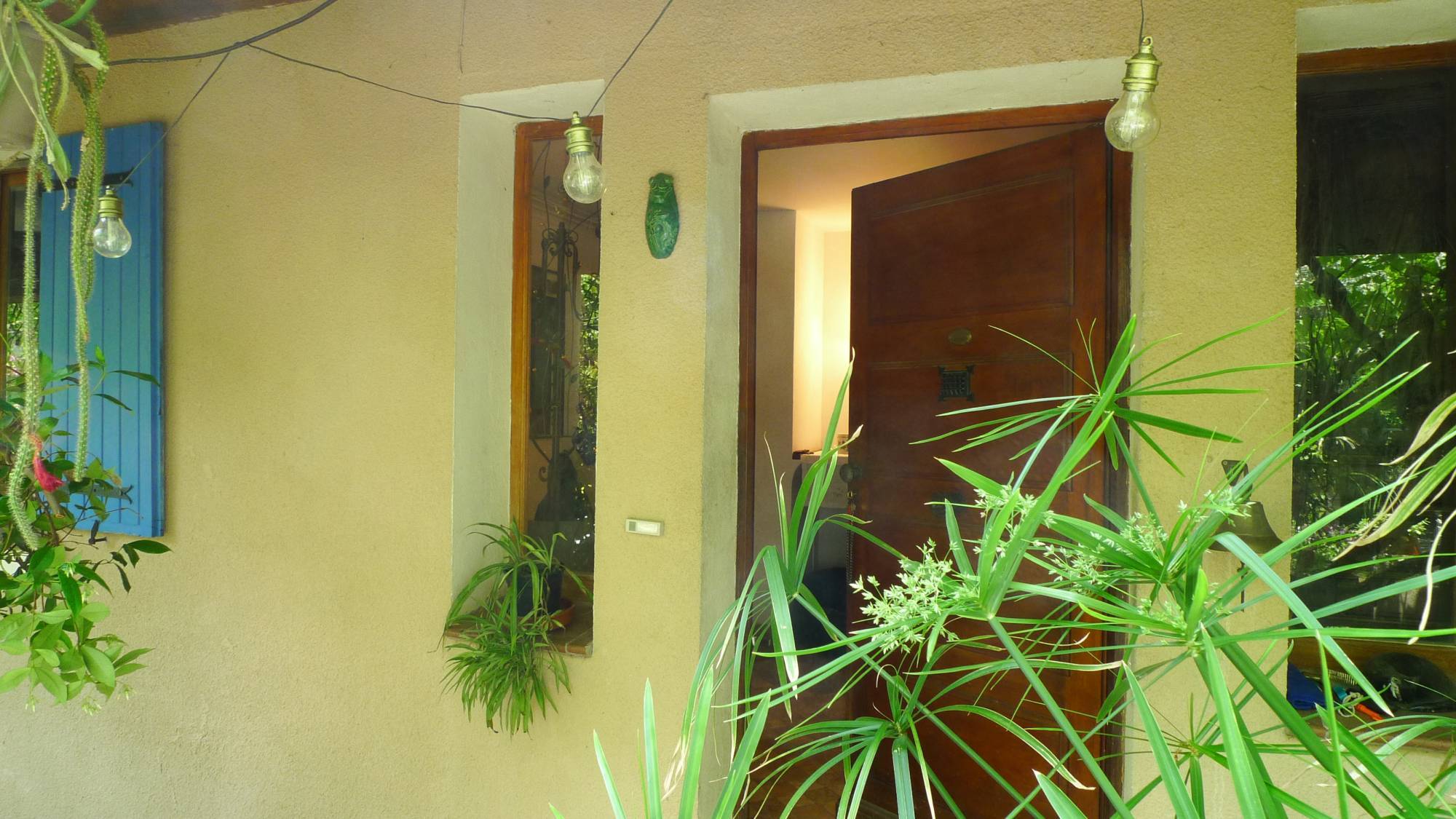 ProcheTaulignan, maison dans environnement naturel, VENDUE par l'agence Christine Miranda immobilier 