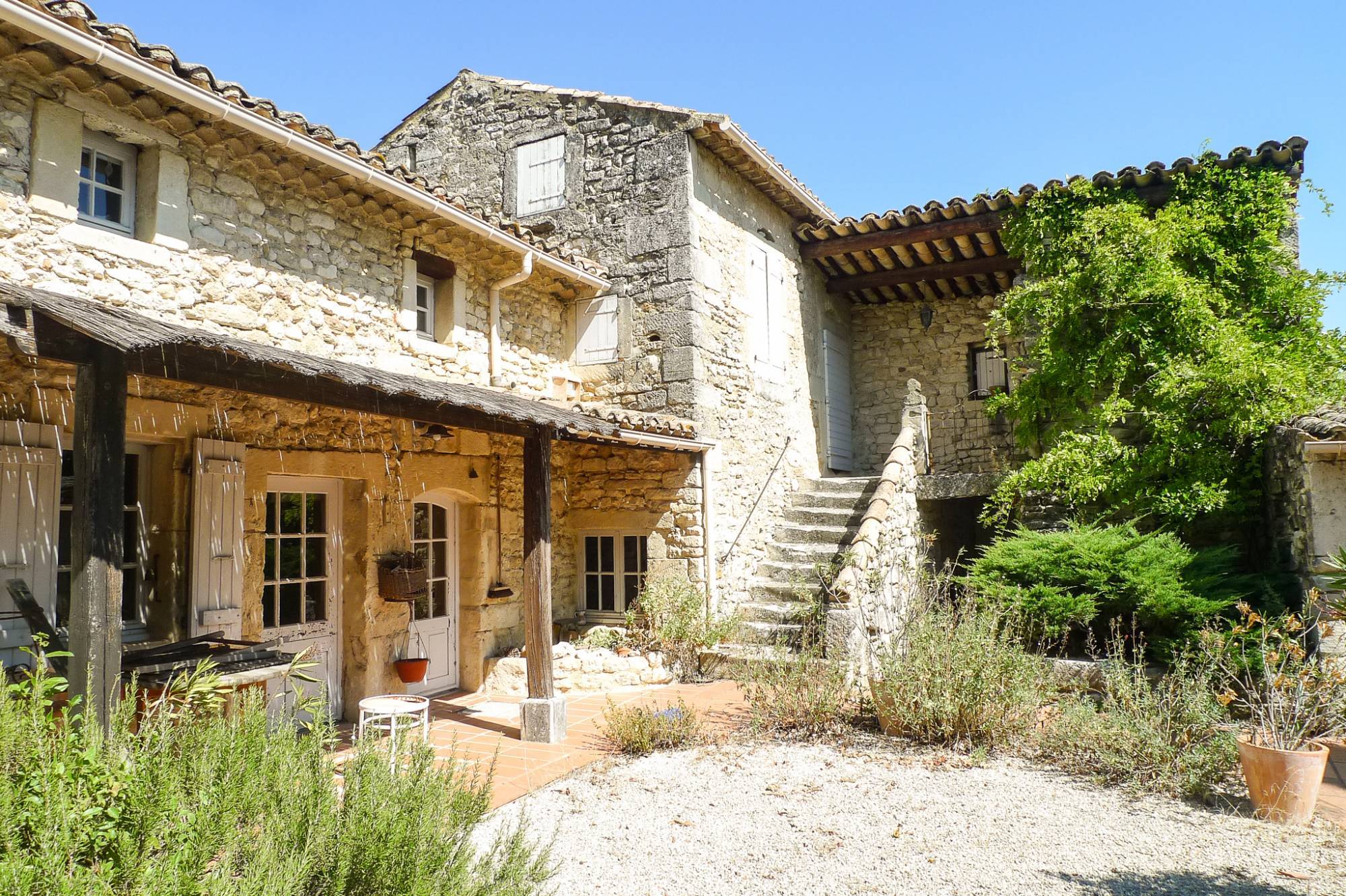 Jolie bergerie avec cour intérieure VENDUE PAR Christine MIRANDA Immobilier Grignan  