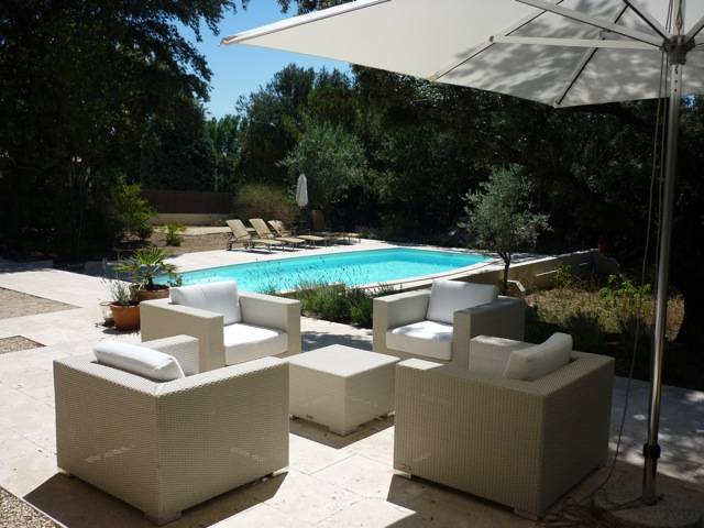 Propirété a vendre a Suze la Rousse avec maison d'amis