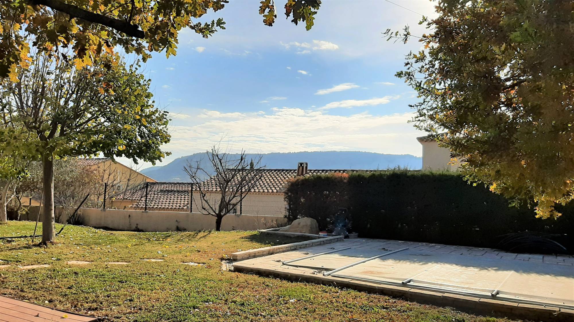 Dans quartier résidentiel, villa plain-pied VENDUE PAR NOS SOINS St Paul 3 Châteaux  