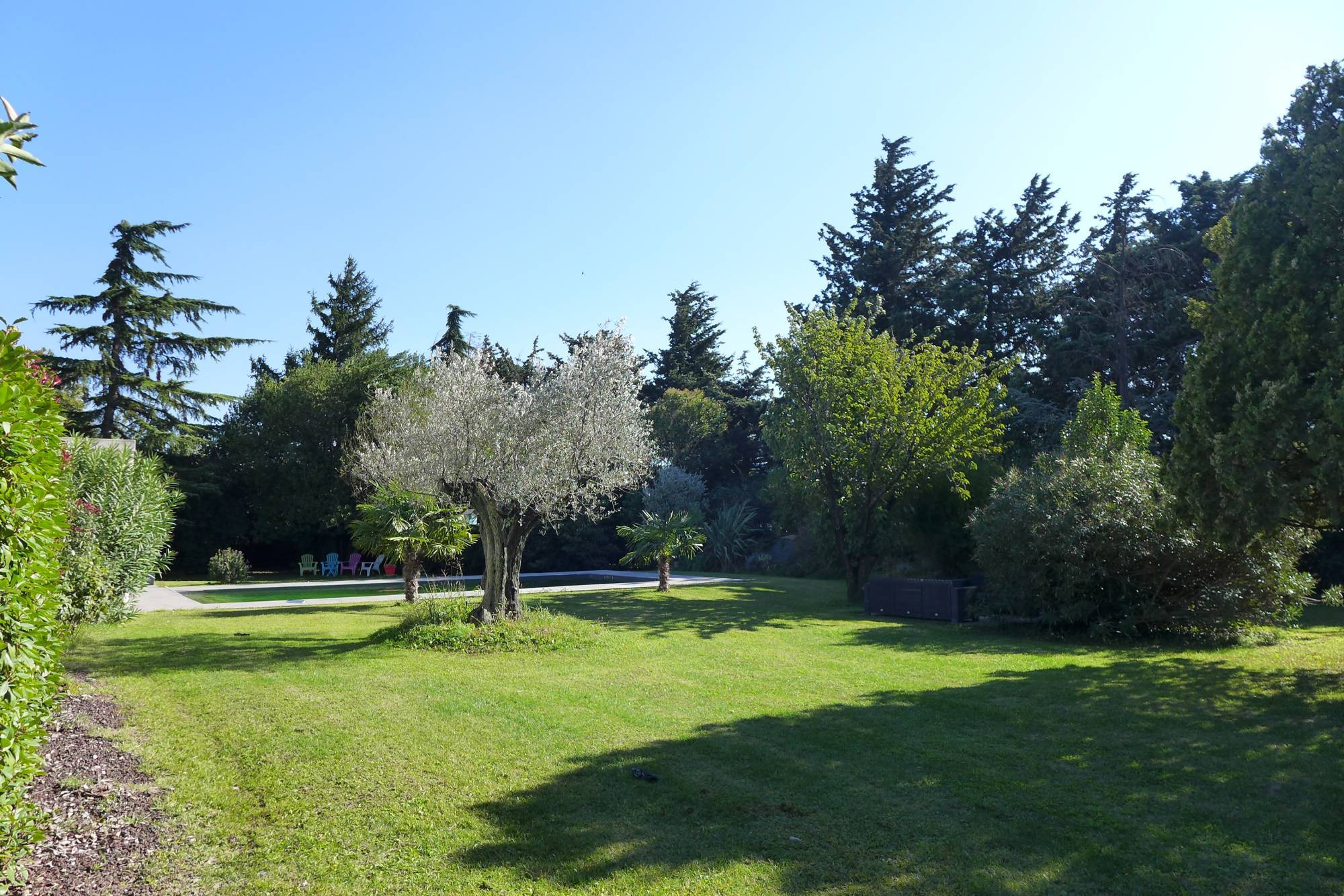 SOUS OFFRE  Montélimar centre urbain, Superbe villa d'architecte, 4 ch, piscine et garage 