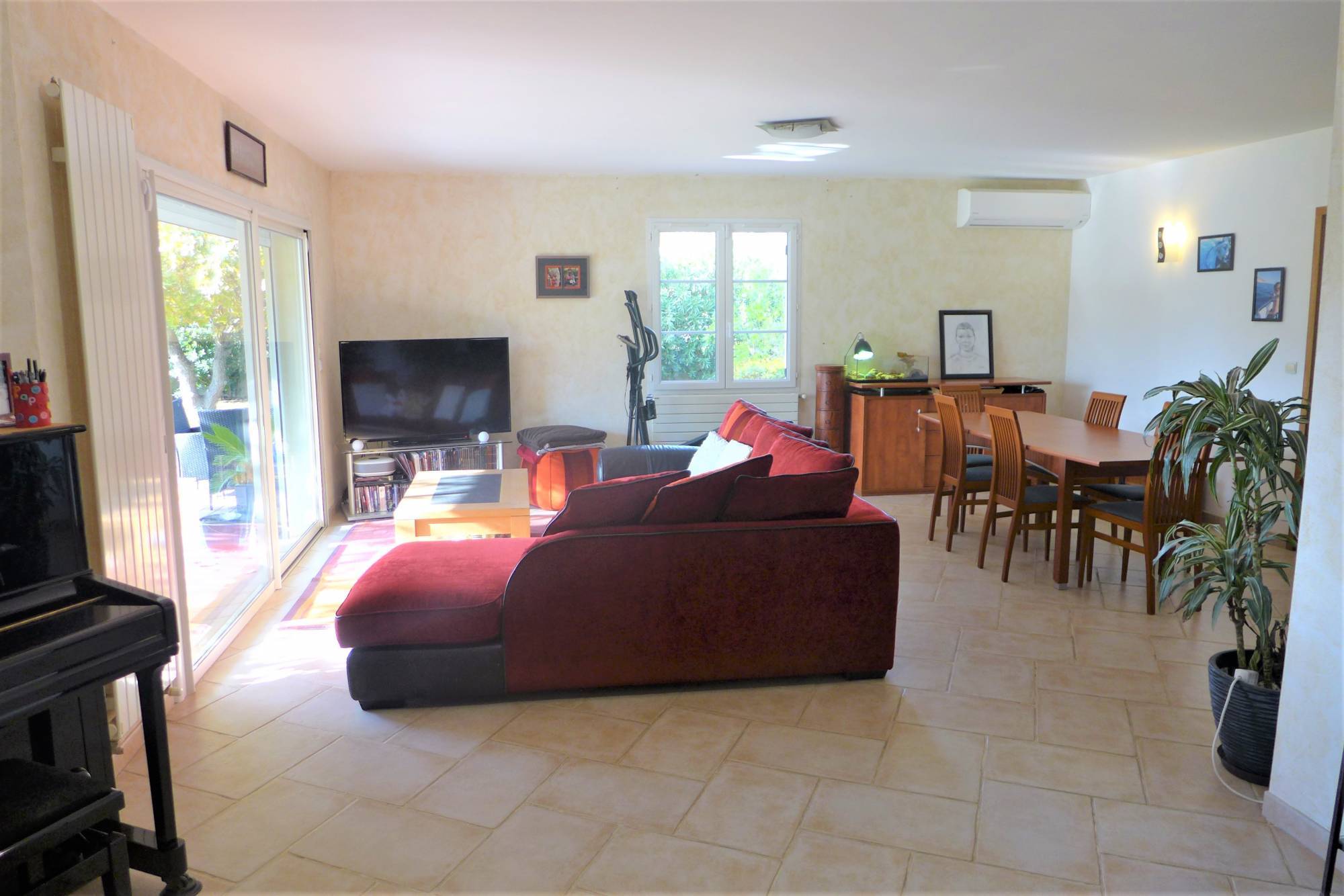 Dans quartier résidentiel, villa plain-pied VENDUE PAR NOS SOINS St Paul 3 Châteaux  