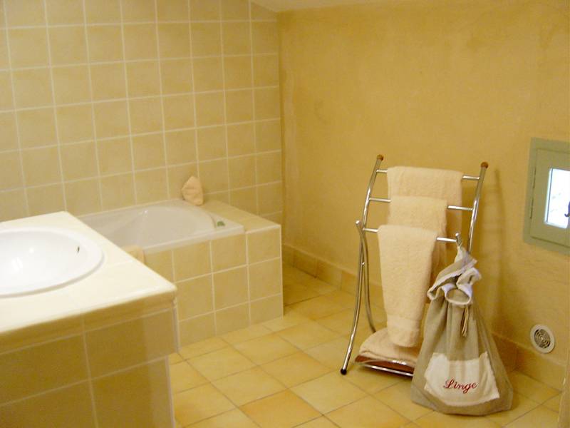 Appartement dans copropriété Drôme Provençale Parfait état