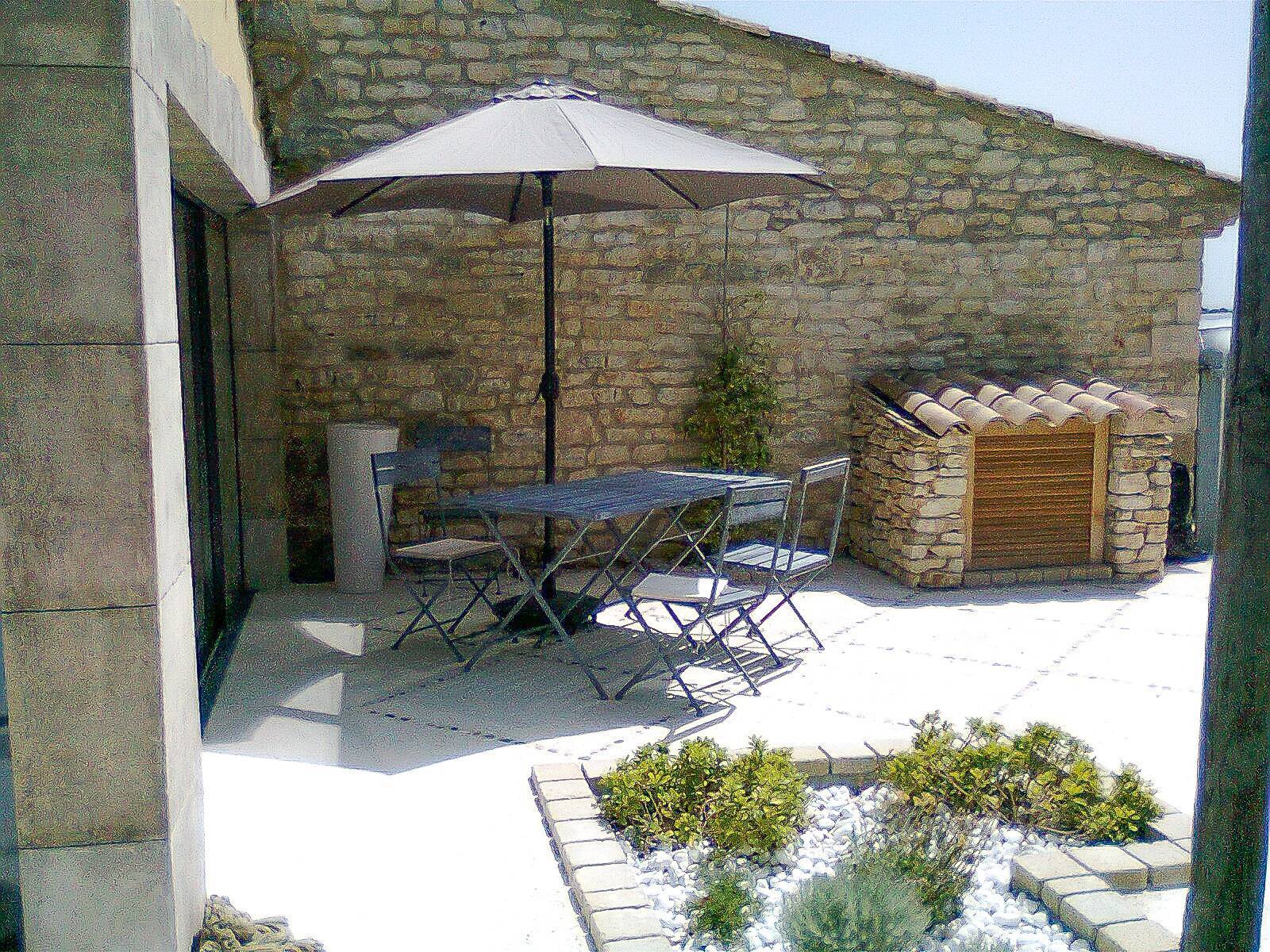 terrasse à l'abri du Mistral