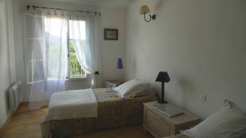 Villa Proche Taulignan Non isolée, au calme Villa Proche Taulignan Non isolée, au calme