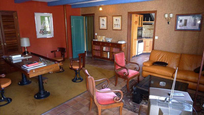 Bel ensemble immobilier à 2 pas du centre ville de Saint Paul Trois Châteaux 