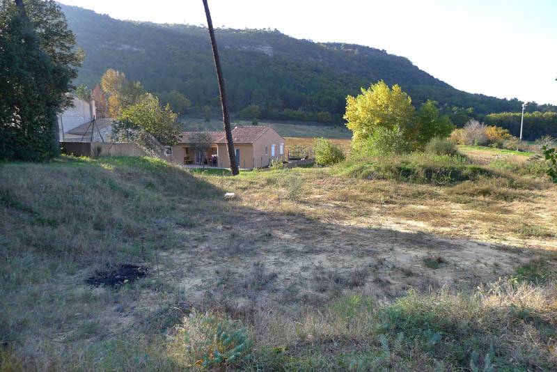 Terrain à  batir saint restitut Terrain à  batir saint restitut VENDU PAR NOS SOINS