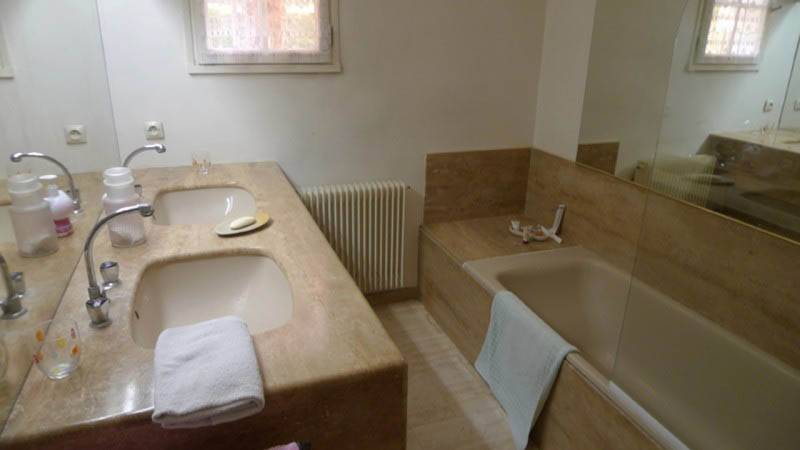 Villa à vendre Proche Montelimar Villa à vendre Proche Montelimar VENDUE PAR NOS SOINS