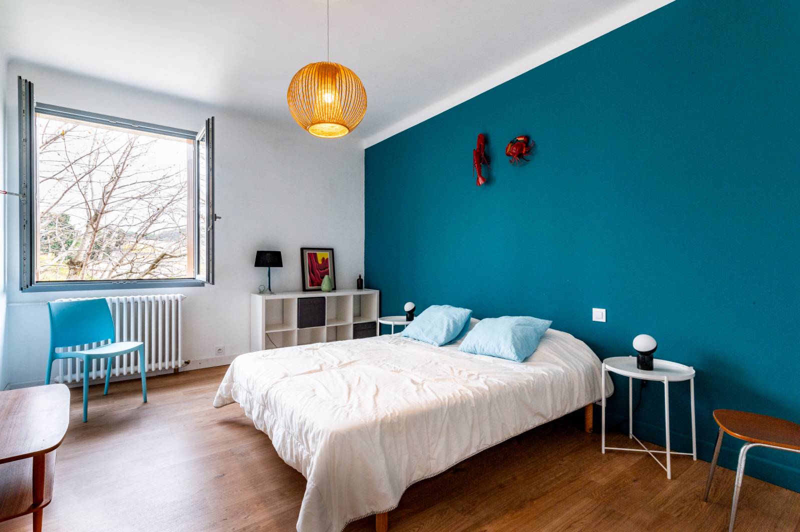 Maison de village avec beaux volumes, piscine Rochegude centre village lumineuse, confortable, 