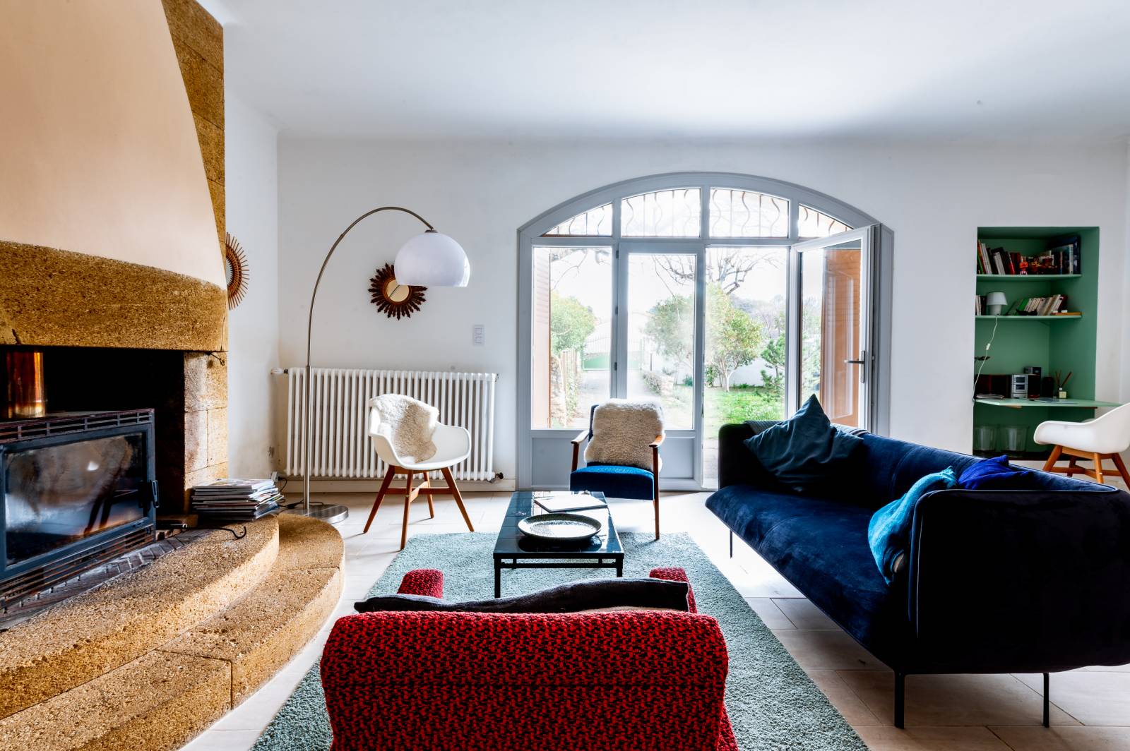 Maison de village avec beaux volumes, piscine Rochegude centre village lumineuse, confortable, 