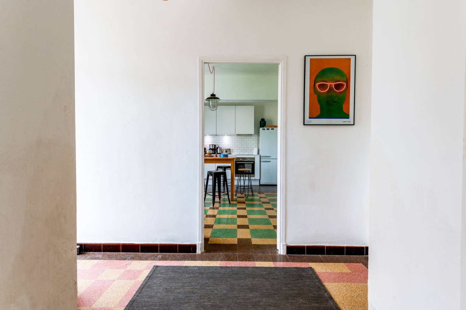 Maison de village avec beaux volumes, piscine Rochegude centre village lumineuse, confortable, 