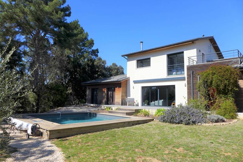 A vendre, Nord Gard, superbe réalisation de 165m², 5 ch, 5 bains, terrain et piscine Pont St Esprit  