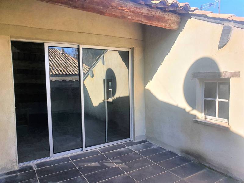 une terrasse pour profiter de nos belles journées