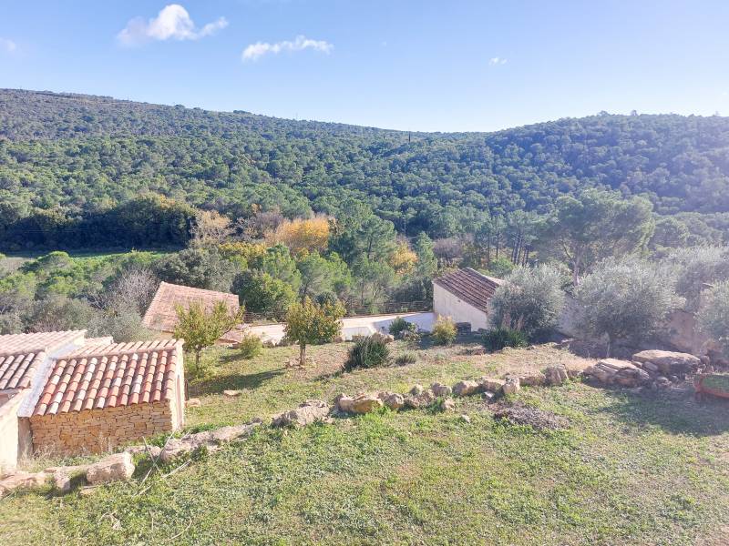 Maison d'env 260 m² avec magnifique vue sur le massif d'Uchaux   - REF 4060OP - 520 000€