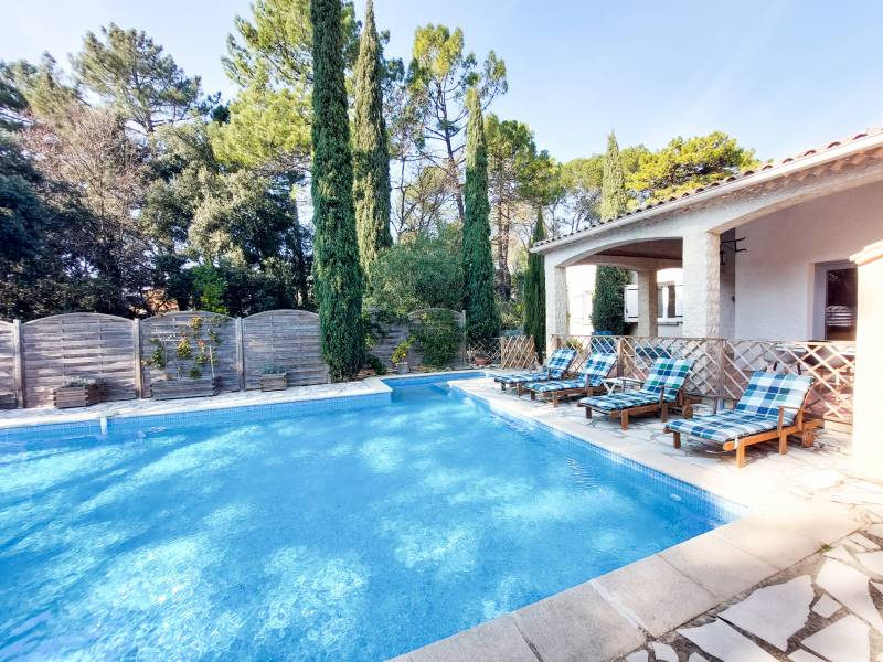 Secteur Uchaux, à vendre villa très bien entretenue, emplacement idéal   - Réf : 4134OP - 648 900 €