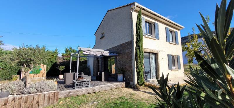 Villa rénovée avec piscine   - REF 4274RV