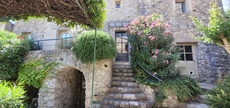 A vendre proche Grignan maison de village160m² avec terrasses et vue VALAURIE  Ref: 4459RV