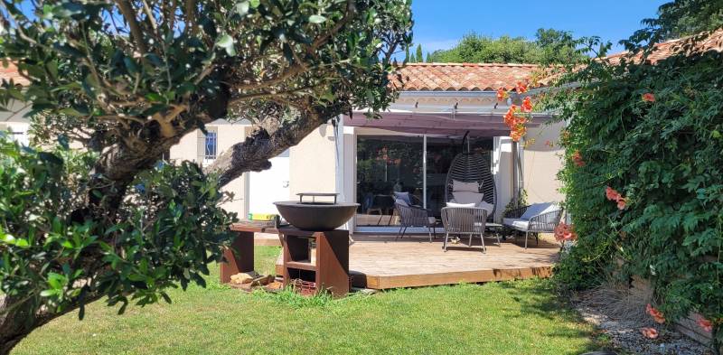 Villa de plain pied avec vue dégagée. A ETE VENDU PAR NOS SOINS Saint Martin d'Ardeche proche centre ville 