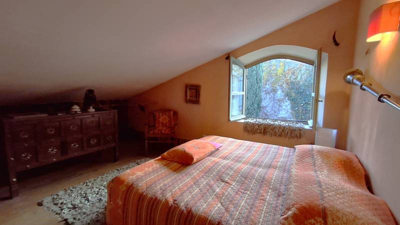 À vendre – Suite mansardée dans habitat partagé pour seniors à Bourg-Saint-Andéol (Ardèche méridionale)  