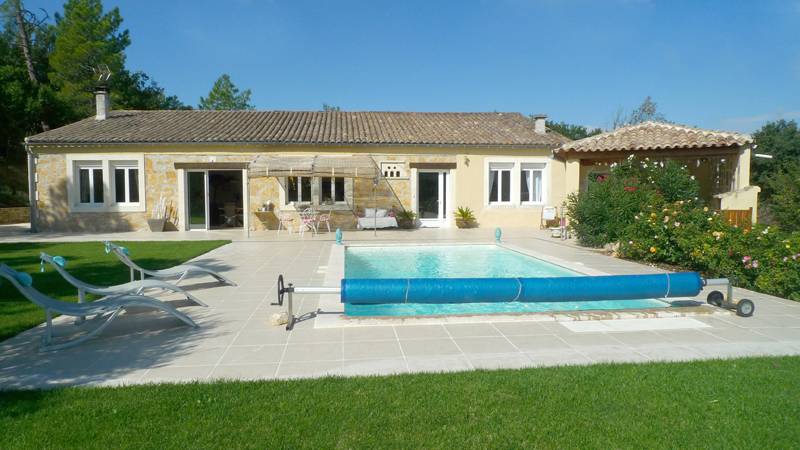 rénovée en 2012  St Paul Trois Châteaux bel environnement rénovée en 2012  St Paul Trois Châteaux VENDUE PAR Christine Miranda Immobilier bel environnement