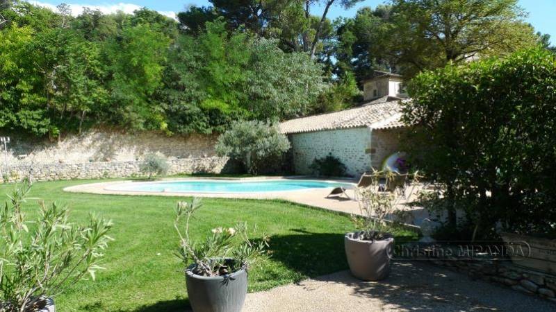 A vendre dans enclave des papes, Très beau logement en pierre dans copropriété de 4 logements - sous offre