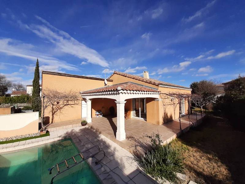 Villa deplain pied, au calme