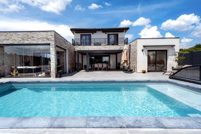 Villa contemporaine, en EXCLUSIVITÉ La Garde Adhémar VENDUE par Christine Miranda Immobilier réalisation BBC