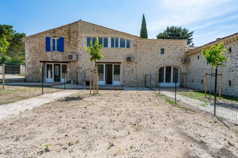 A vendre très bel appartement entièrement rénové avec charme et matériaux de qualité   