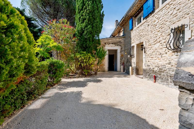 Réf 4091 - A vendre très beau mas avec sa piscine et son terrain de 1000m²   