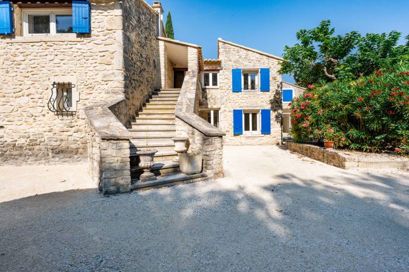 Réf - 4092- 6   A vendre bel appartement au premier étage de la résidence proche St Paul Trois Châteaux  