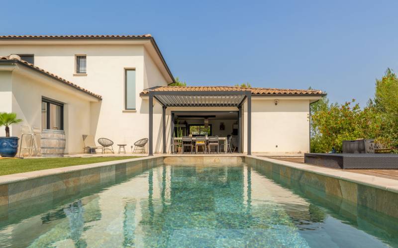 Villa contemporaine avec piscine Nîmes