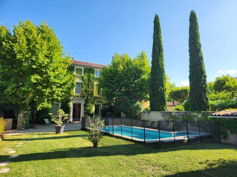 A vendre, maison de village rénovée Drôme provençale / Pierrelatte  7 chambres et 5 salles d'eau